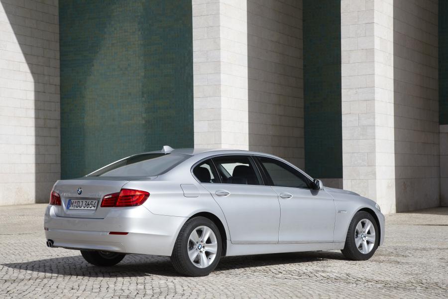 BMW 5-Series Long-Wheelbase 2010 года  (CN) (фото 63 из 77)